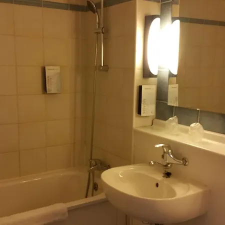 Campanile Hotel 3*