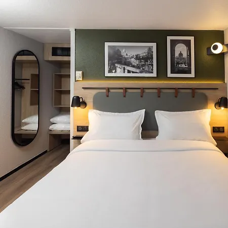 Campanile Hotel 3*