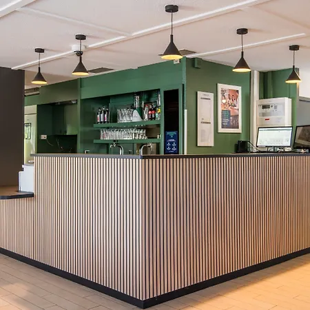 Campanile Hotel 3*